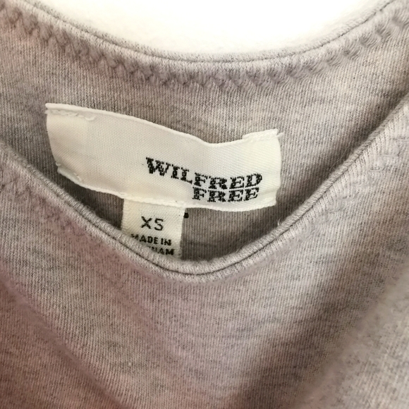 Wilfred Free Gray Crop Top with cutout in XS - Picture 3 of 5